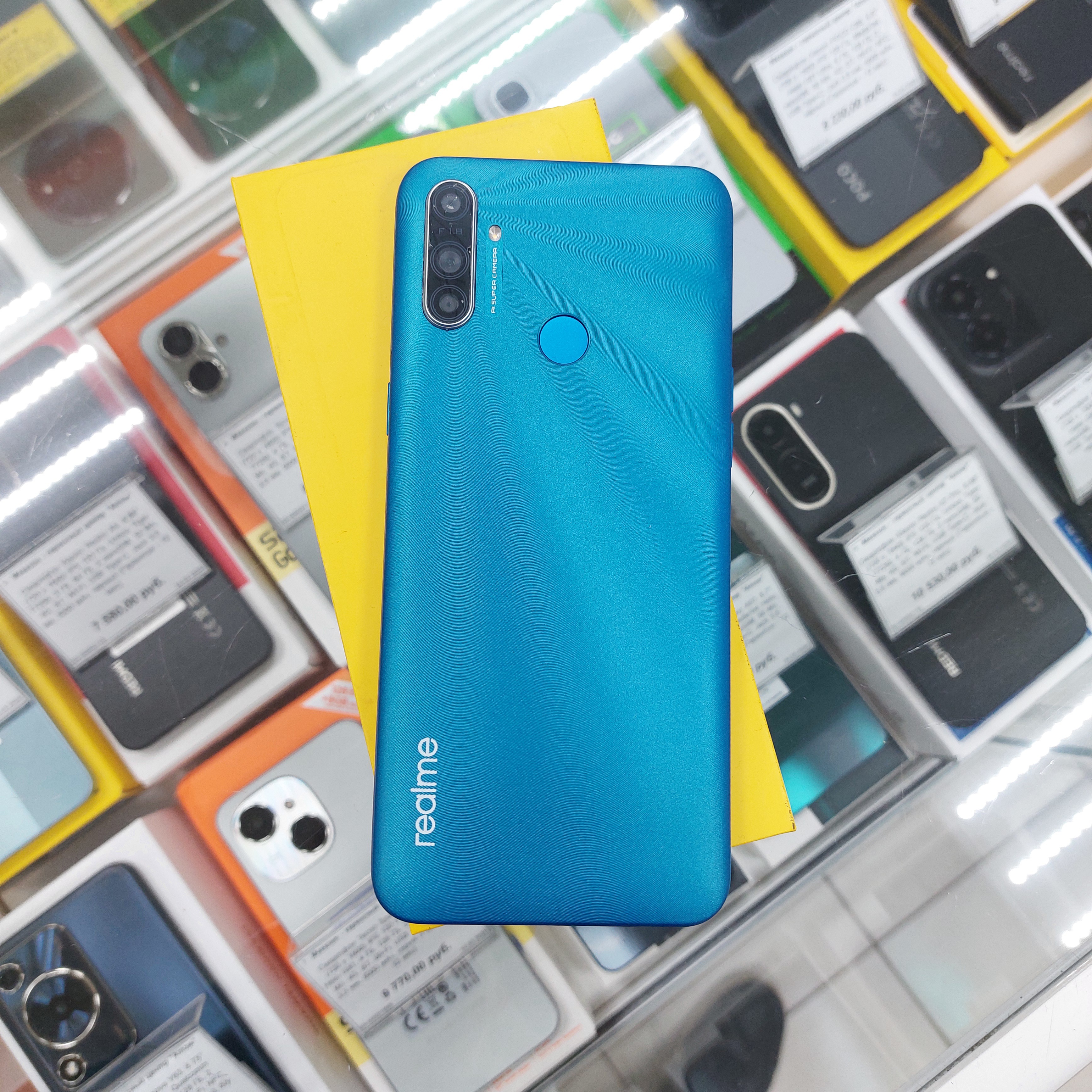 картинка Смартфон Realme C3, 3/64 ГБ, синий, б/у